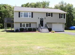 318 Old Stevens Rd, Swansea, MA 02777