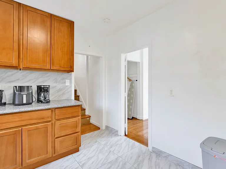 271 W Broadmoor Blvd — Photo 8