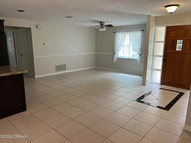 145 Pinion Cir — Photo 6