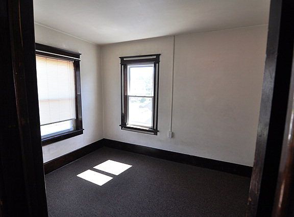 2nd image of 1144 W 22nd St APT 2