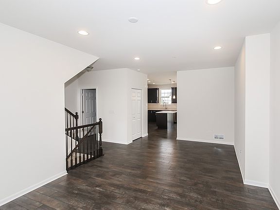 4th image of 13904 S Addison 1.03 Trl