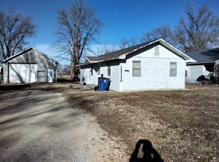 1612 NW 4th St, Abilene, KS 67410