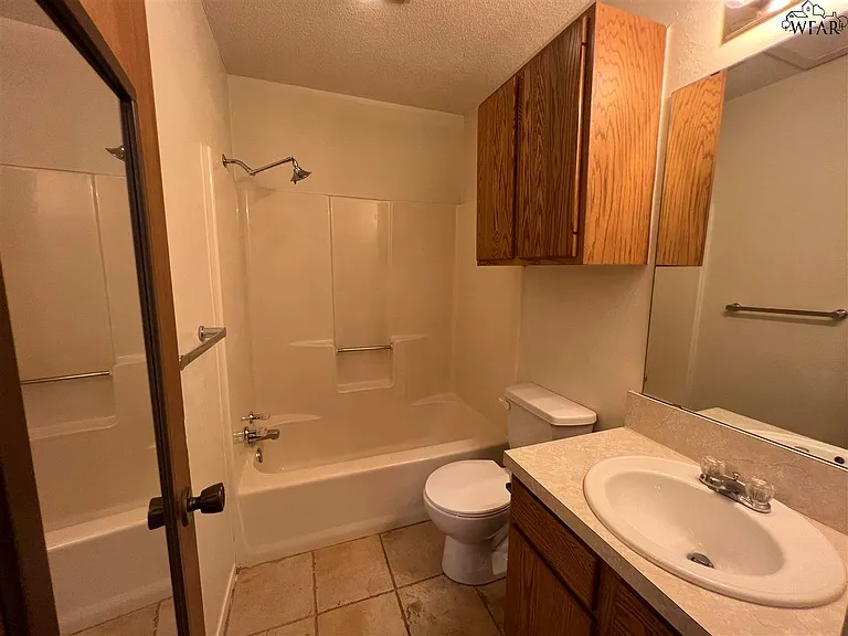 4501 Mistletoe Dr — Photo 12