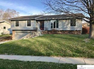 11606 Ruggles St, Omaha, NE 68164