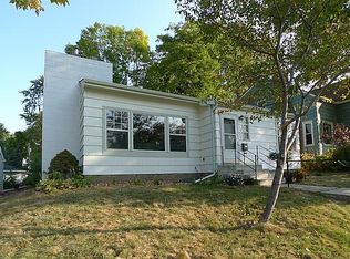1945 Saunders Ave, Saint Paul, MN 55116