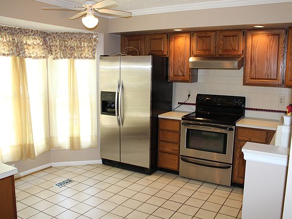 Updated kitchen with ceramic flooring