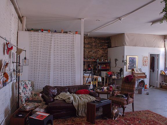 2nd image of 3120 W Carroll Ave #2R