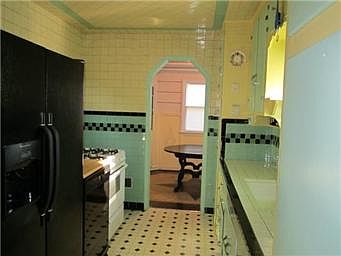 4th image of 901 E Gregory Blvd