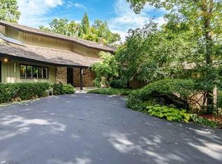 2520 Oakridge Ln, Rockford, IL 61107