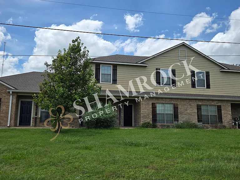 812 Chambers Creek Cir — Photo 1