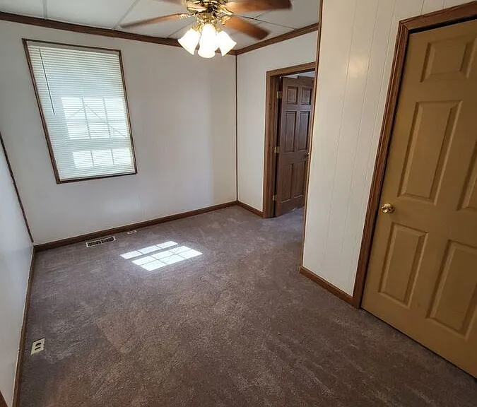 2250 Garfield Ave — Photo 6