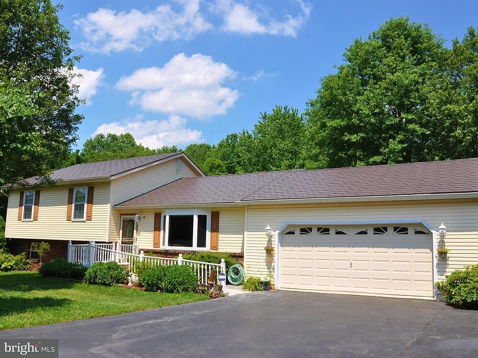1st image of 10 Wineberry Dr