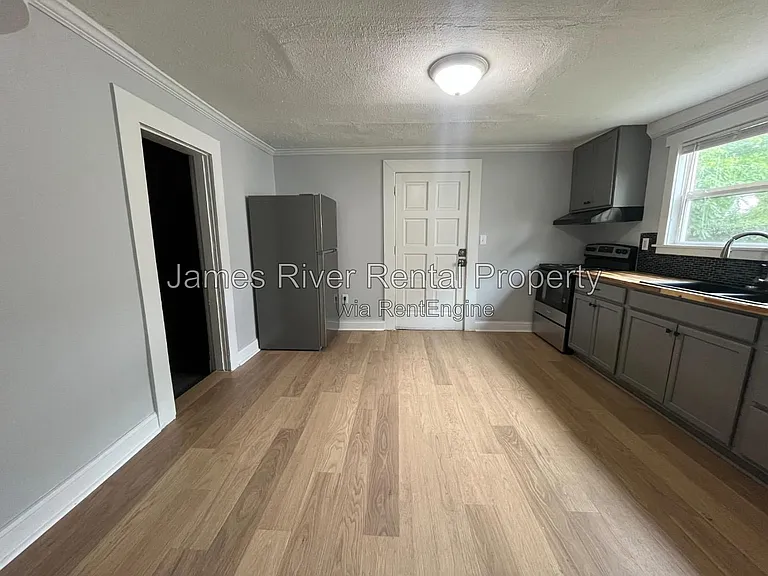 211 Wadsworth St — Photo 2
