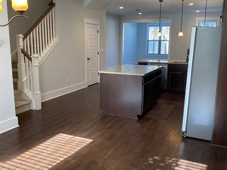 250 Oak Park St — Photo 7