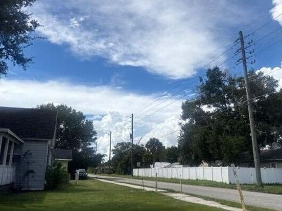 5th image of 1705 Connecticut Ave