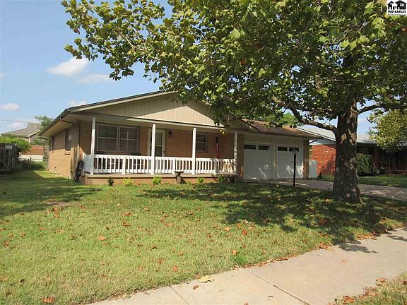 3rd image of 33 Meadowlark Ln