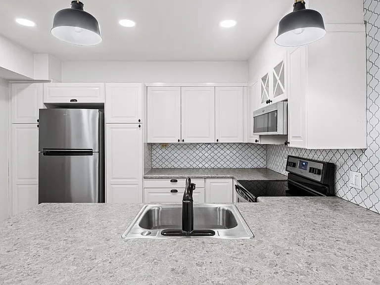 1717 E Union Hills Dr #1035 — Photo 8