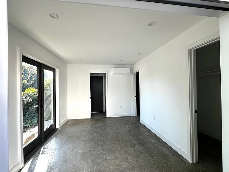 501 1/2 Grand Ave — Photo 5