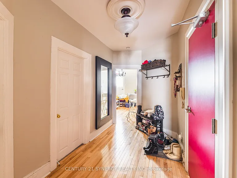 229 Charlotte St #2 — Photo 4