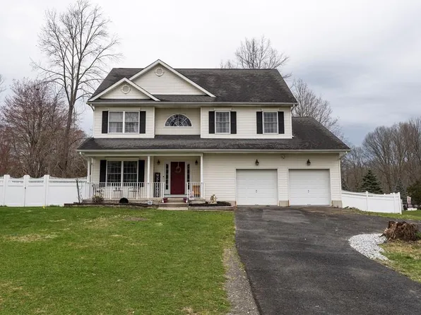 9 Gatehouse Place, Walden, NY 12586