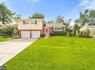 109 Weather Vane Dr, Cherry Hill, NJ 08002