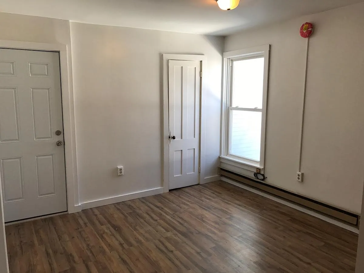 46 Upper Welden Street — Photo 4