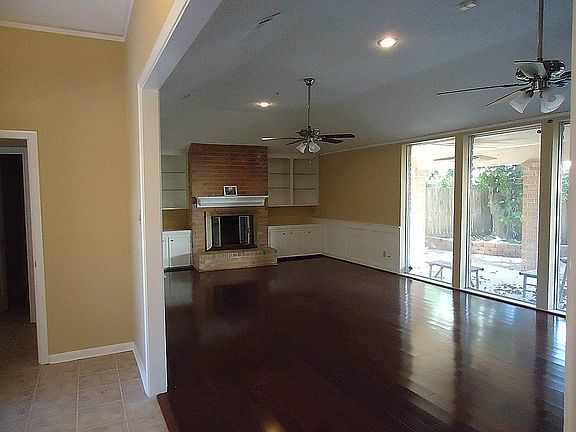 4th image of 1755 Country Club Blvd