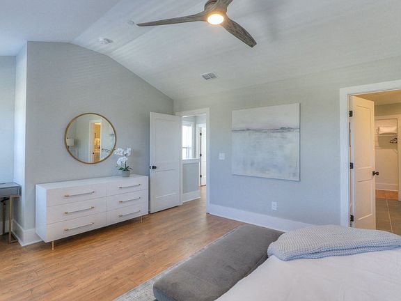 5th image of 1060 Grey Oak Ln #1000