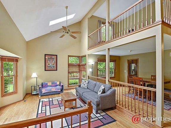 Living Room / Dining Room