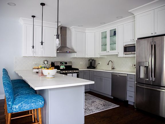 2nd image of 1636 N Oakley Ave #2D