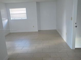 1575 NW 1st St #3, Miami, FL 33125