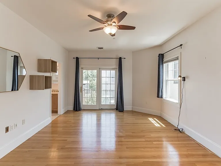 29 Vinton St #7 — Photo 14