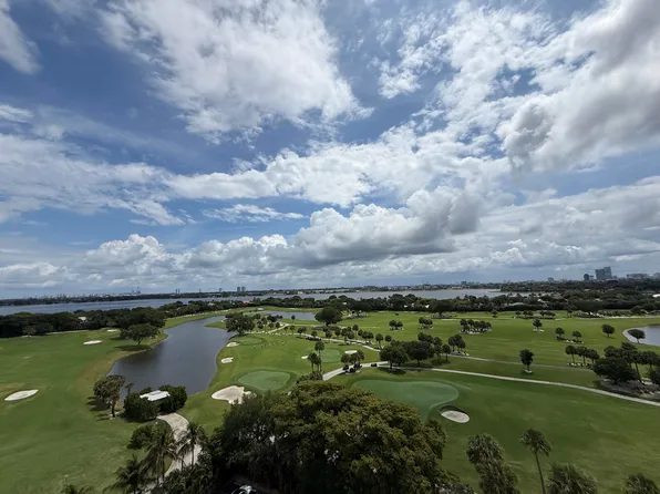 2000 Presidential Way, West Palm Beach, FL