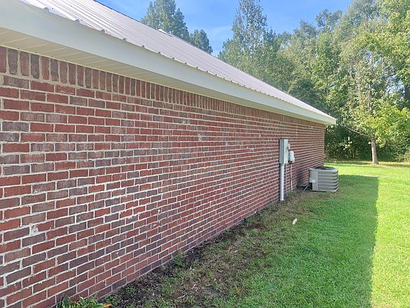 2nd image of 6 Southern Oaks Dr