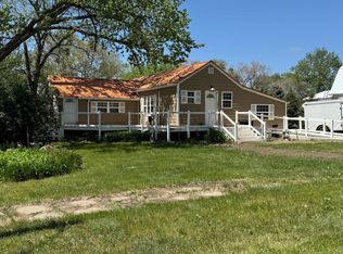 905 N Main St, Blunt, SD 57522