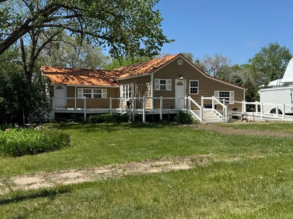 905 N Main St, Blunt, SD 57522