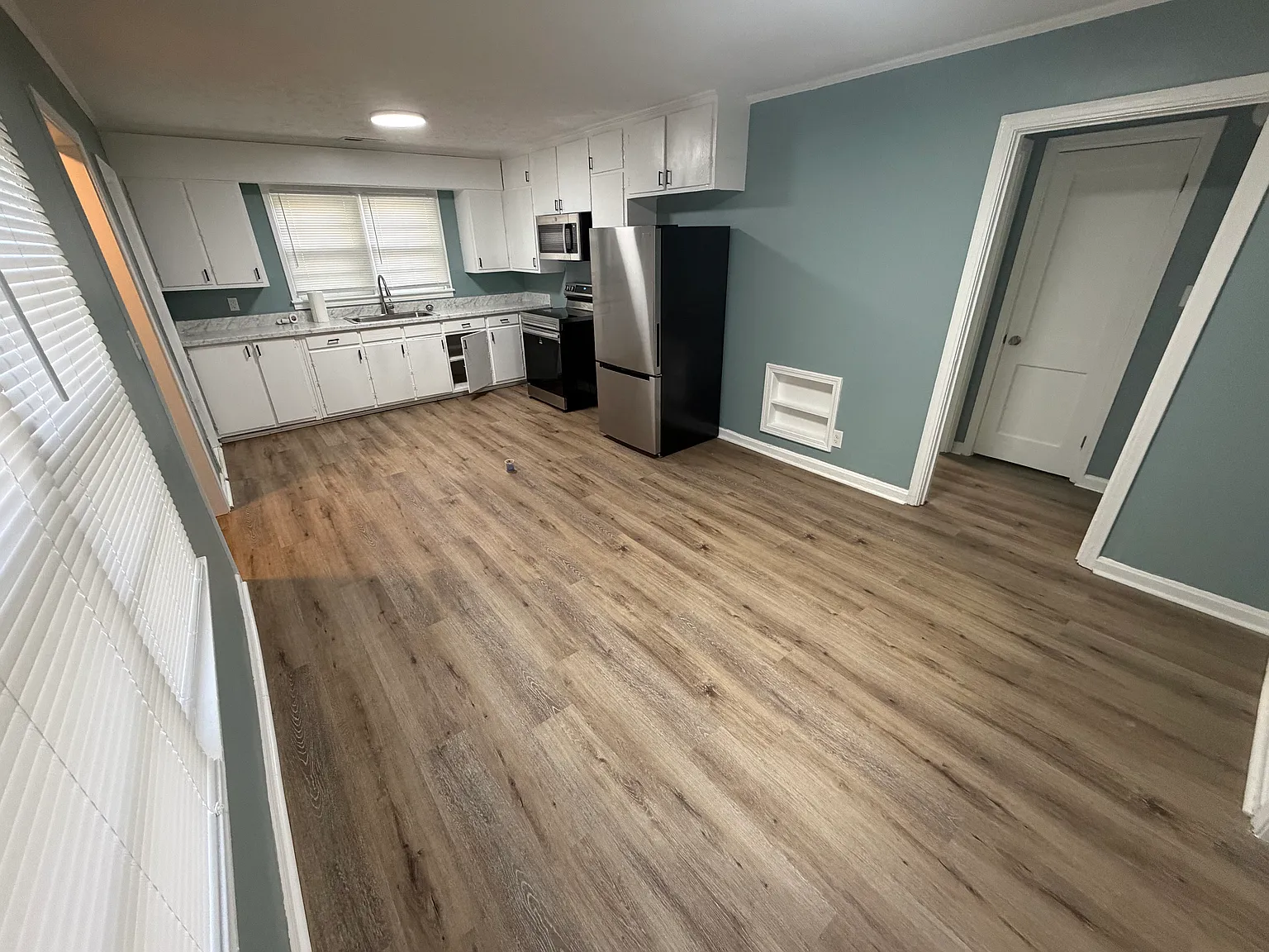 2 bed, 960 sqft, $1,200 — Photo 3