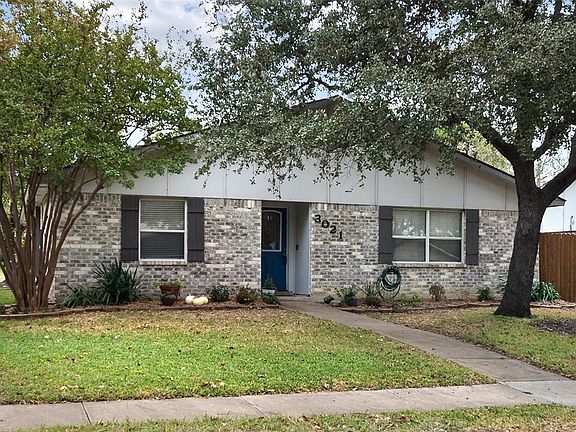 3rd image of 3021 Rolling Hills Cir