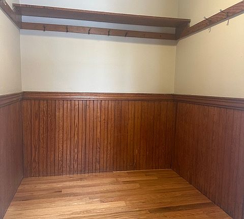 3rd image of 187 High St