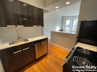 102 Queensberry St #10G, Boston, MA 02215