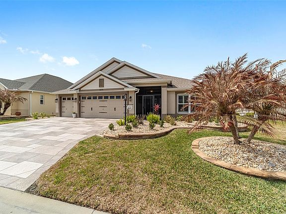 3rd image of 2074 Biller Cir