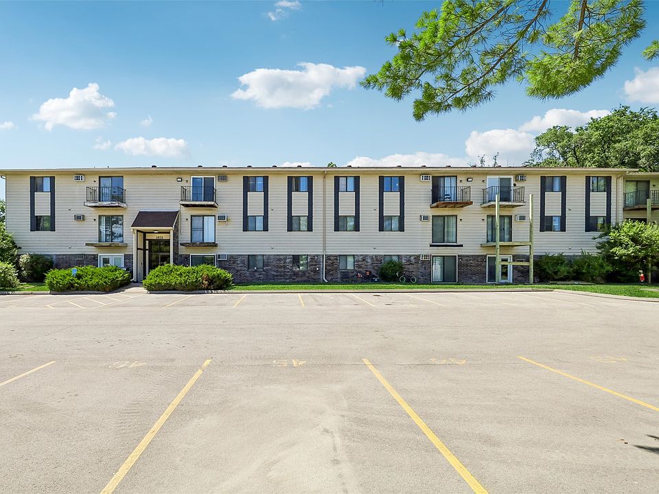 1st image of 1831 Fuller Rd APT 21