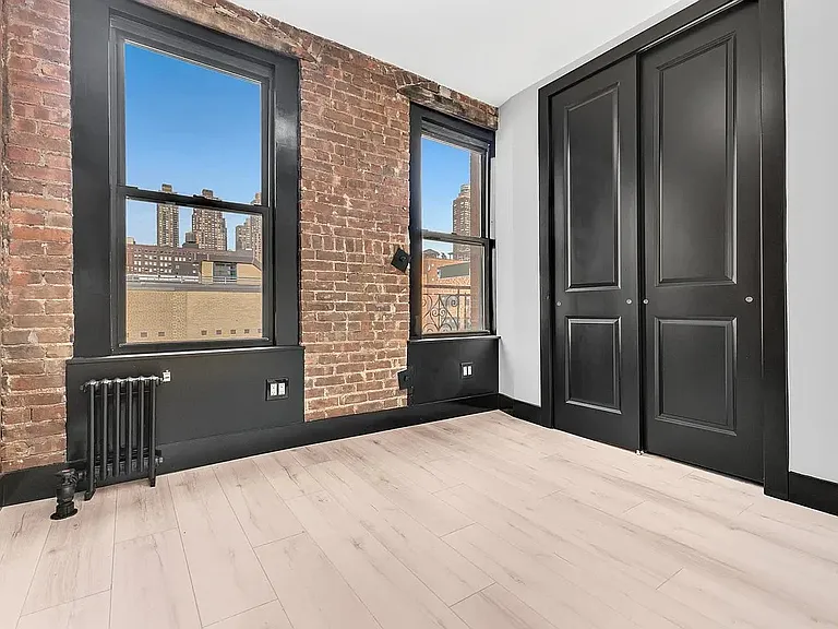 438 W 52nd St #Penthouse 12E — Photo 5