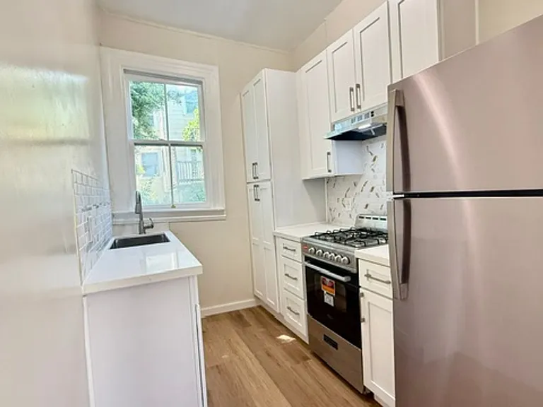 LT05MAIN2 — Photo 13