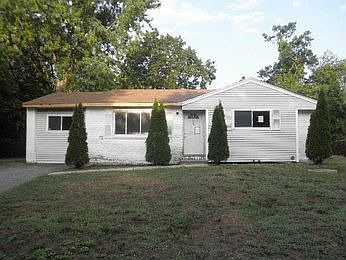 1st image of 46 Brook Ave