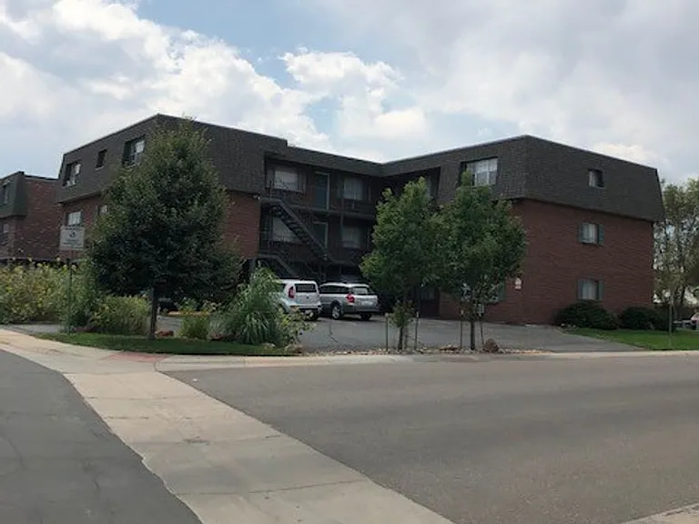3401 S Marion St — Photo 19