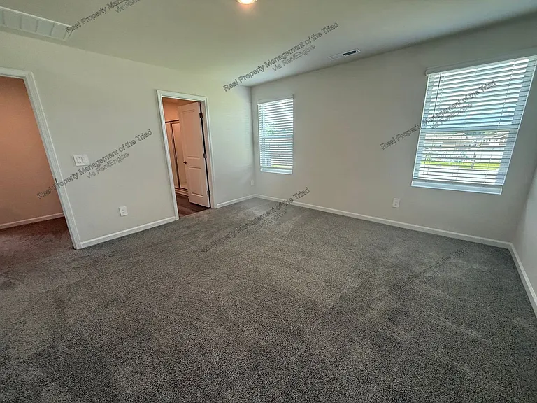 1959 Cherry Creek Rd — Photo 17