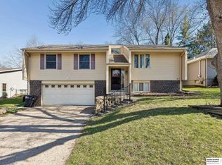 16333 Dorcas St, Omaha, NE 68130