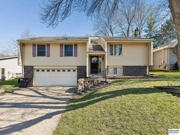 16333 Dorcas St, Omaha, NE 68130