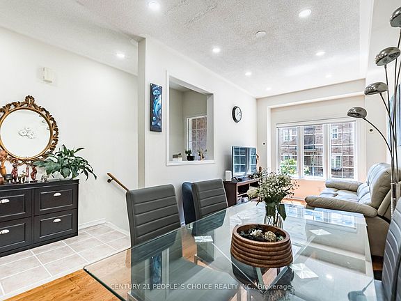4th image of 435 Hensall Cir #29